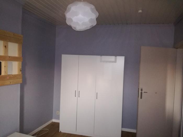 Chambre 8 armoire