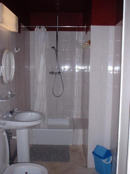 Salle de bain commune