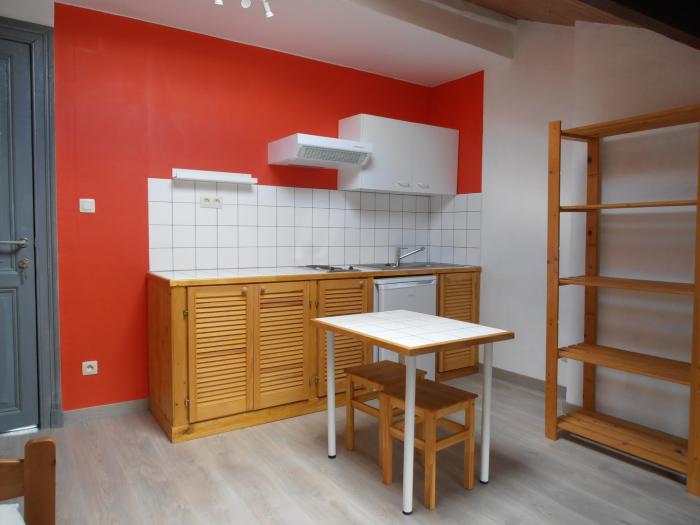 studio 16 m² à Liège Botanique / rue Saint-Gilles / Jonfosse