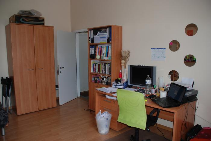 合租房 24 m² 在 Liege Botanique / rue Saint-Gilles / Jonfosse