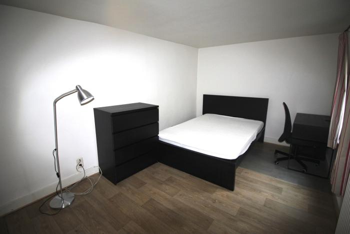 单人间 25 m² 在 Liege Botanique / rue Saint-Gilles / Jonfosse