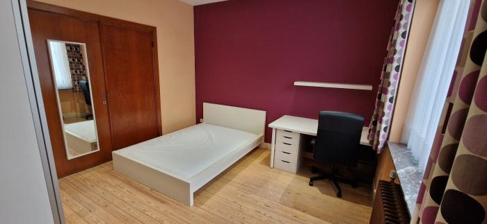 Chambre Rez côté rue.