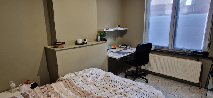 Chambre Rez côté rue.