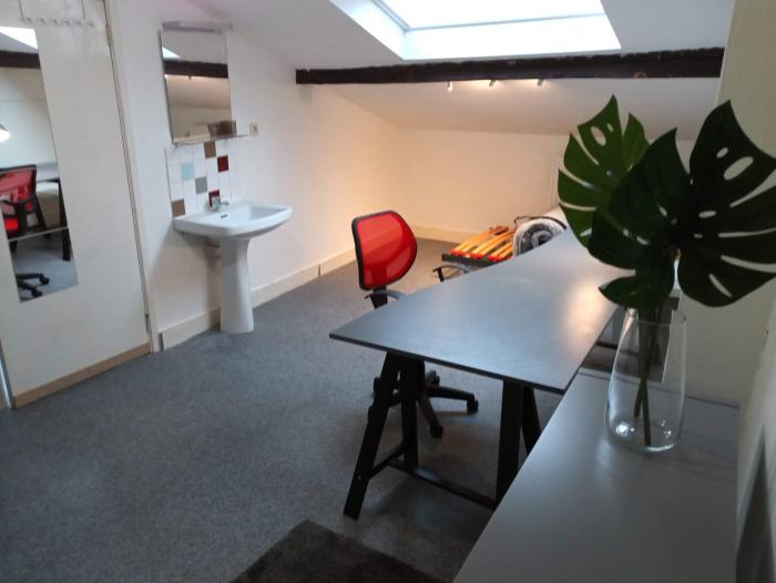 Student room 100 m² in Liege Botanique / rue Saint-Gilles / Jonfosse