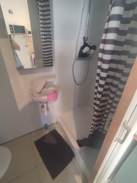 Studio : salle de douche