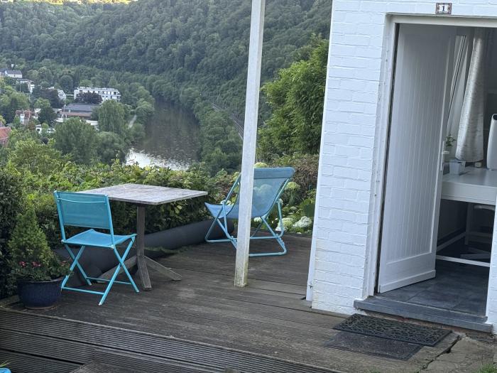 Room in owner's house 15 m² in Outside Liege