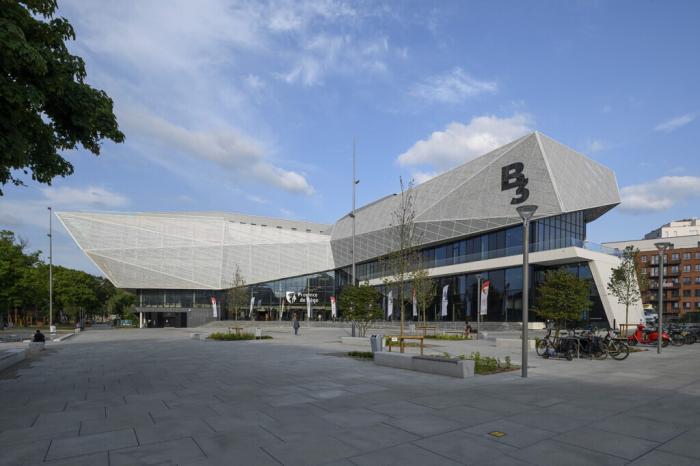 B3
