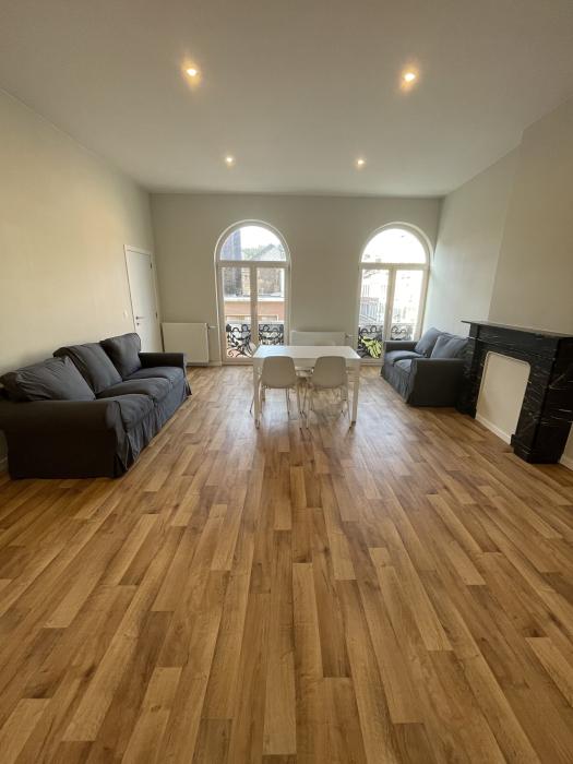 公寓 95 m² 在 Liege Botanique / rue Saint-Gilles / Jonfosse