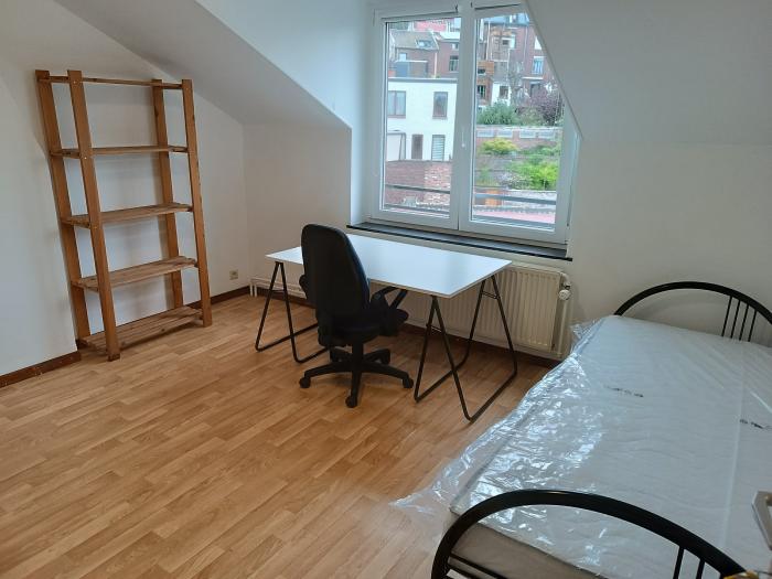 Kot 14 m² à Liège Botanique / rue Saint-Gilles / Jonfosse
