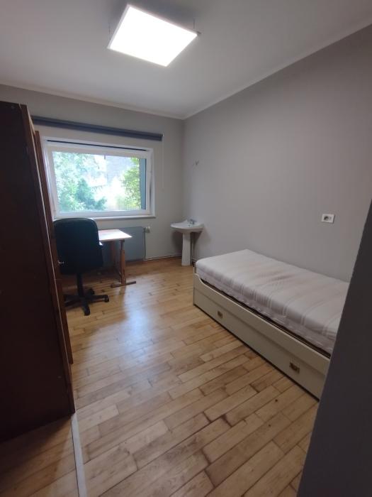 与房东合租 27 m² 在 Liege