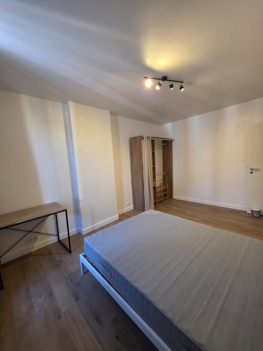 Chaque chambre est meublé
