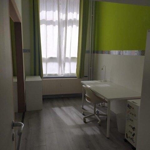 Bureau dans la grande chambre