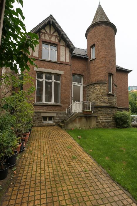 Co-locatie 300 m² in Luik