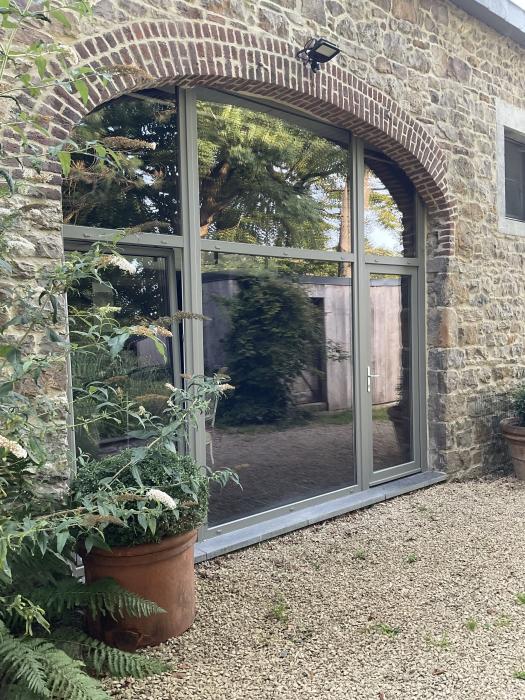 Apartment 100 m² in Outside Liege