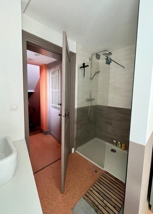 Salle de bain commune