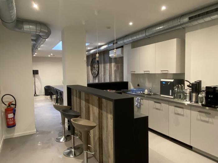 Salle commune - cuisine