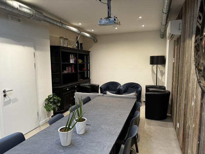 Salle commune -salle à manger