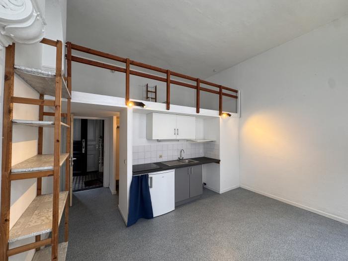 Salon- cuisine- chambre
