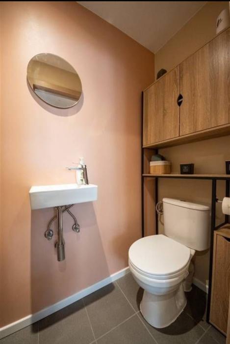 Wc indépendante et buanderie