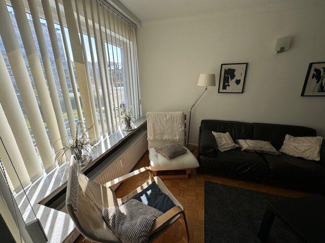 salon pres fenetre rue