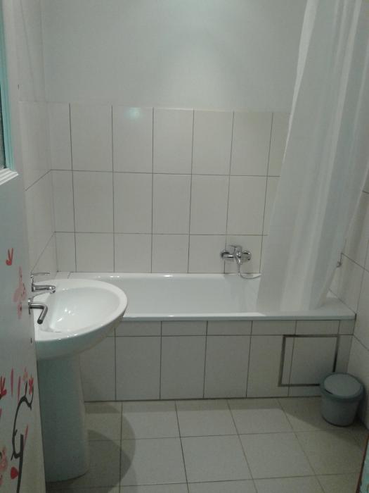 salle de bain (commune 3 étudiants )