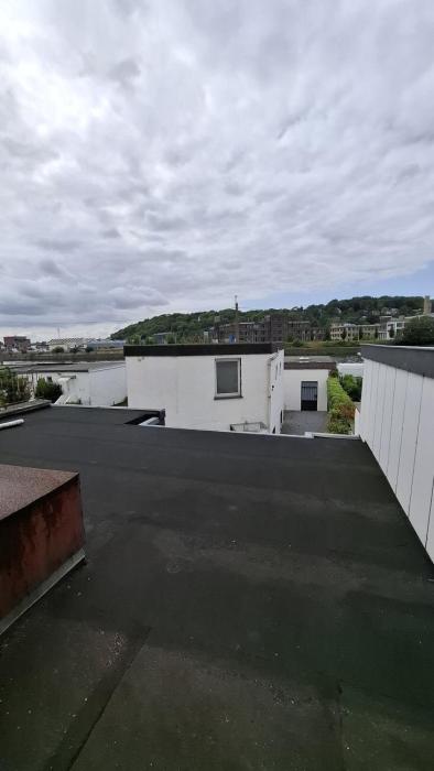 Vue cour et Meuse Chambre 11m2