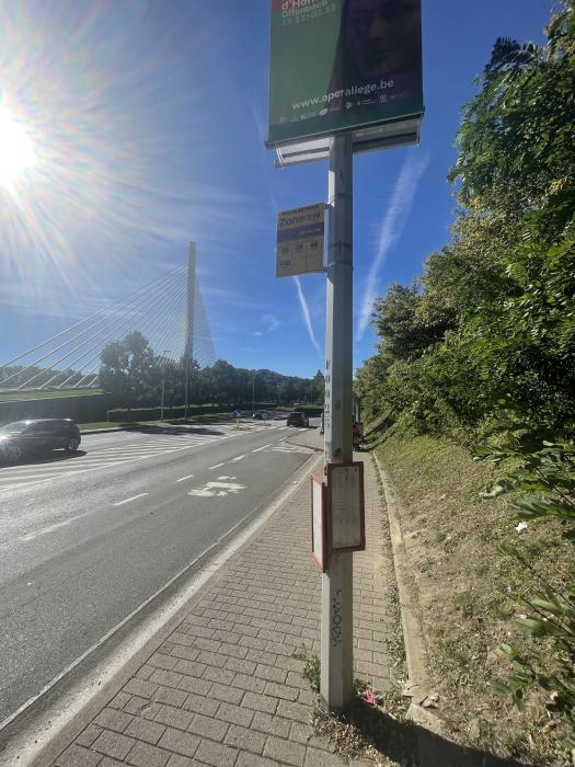 - Arret bus vers Sart-Tilman à 80m à pied de la maison
- Arret bus vers vers monument gramme et centre ville à 230m à pied de la maison