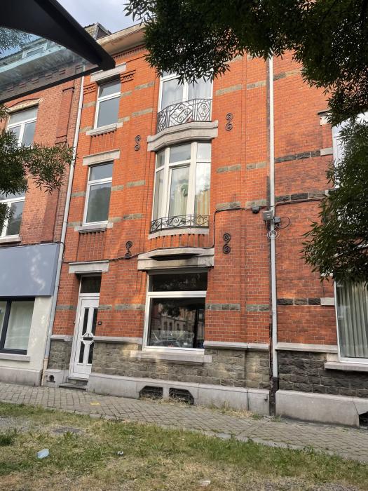 Co-locatie 160 m² in Luik Fétinne / Longdoz / Vennes