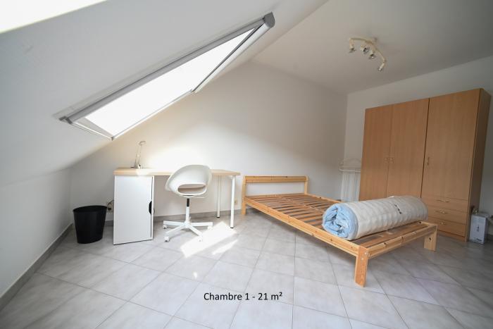共享租房 260 m² 在 Outside Liege