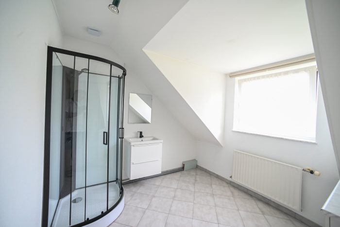 Salle de douche commune