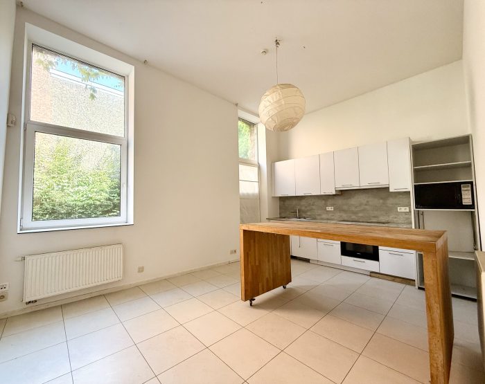 Shared housing 175 m² in Liege Botanique / rue Saint-Gilles / Jonfosse