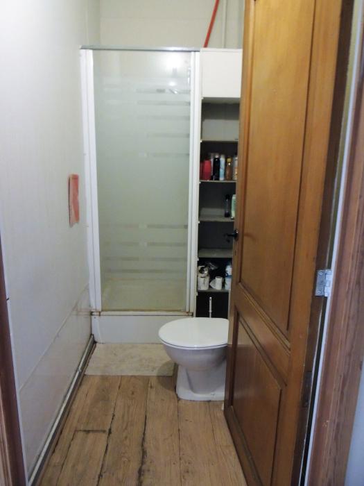 wc et douche communs pour 4