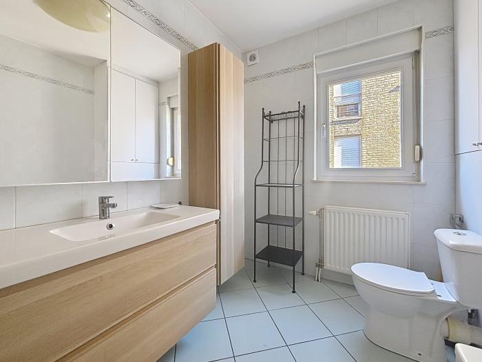 Salle de bain baignoire + WC