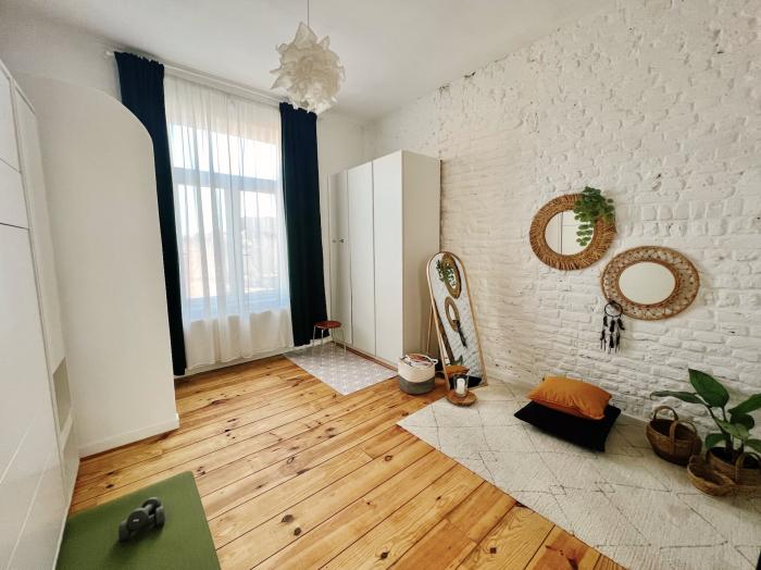 Chambre avec lit replié