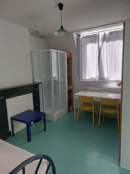 合租房 30 m² 在 Liège Saint-Laurent / Sainte-Marguerite
