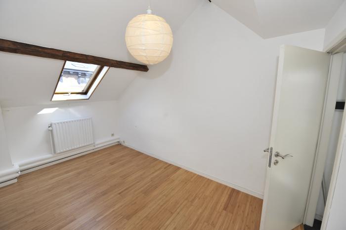 Une des 2 Chambres de l'appartement de la rue Jardin Botanique 11 4000 LIEGE- 3ème étage