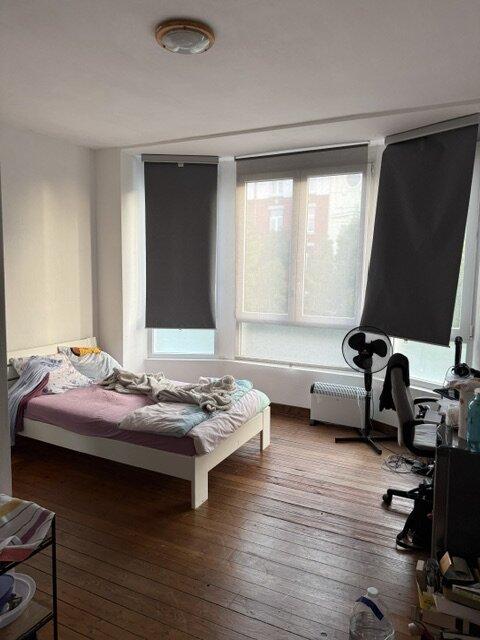 Kot 2ème étage à 330€ + charge
