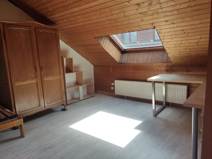 Chambre mansardée au 2ème étage