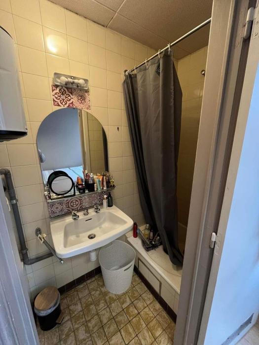 salle de douche (evier,douche)