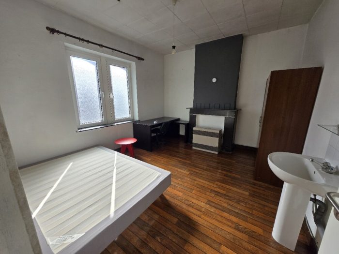 合租房 16 m² 在 Liège Botanique / rue Saint-Gilles / Jonfosse