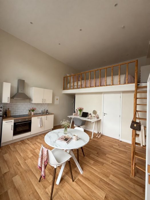 Studio 30 m² in Liege Cathédrale / Sauvenière / Saint-Denis