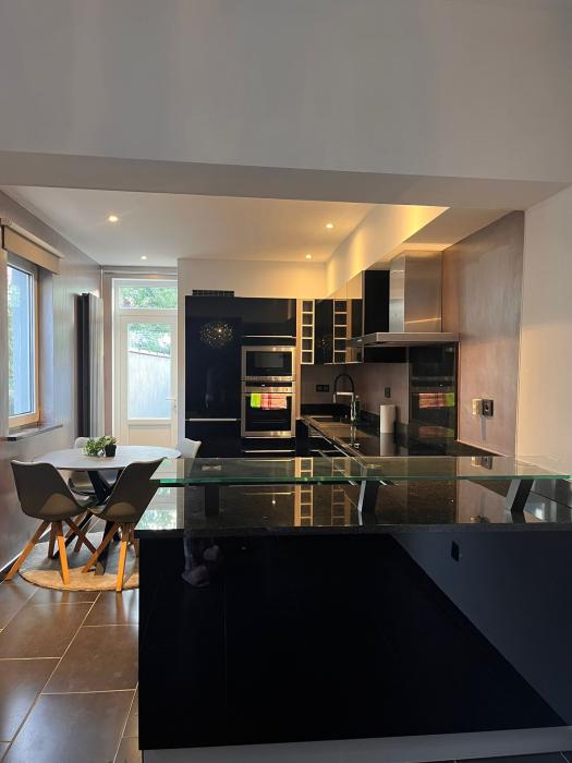 Co-locatie 170 m² in Luik Outremeuse