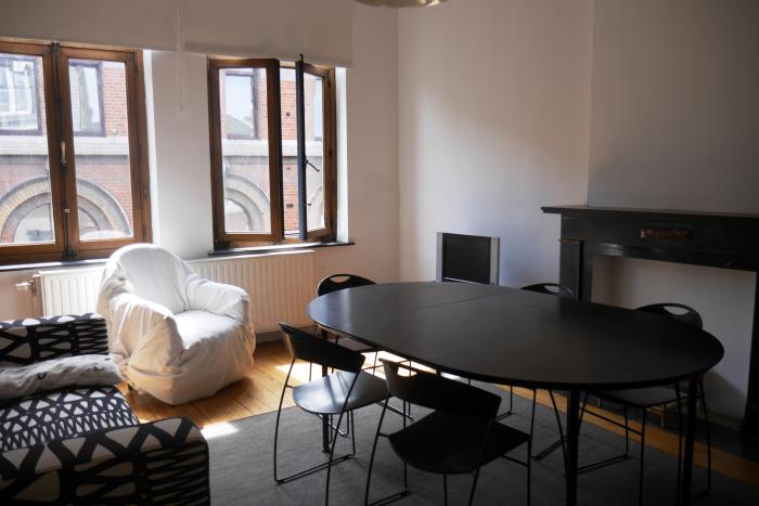公寓 120 m² 在 Liege Outremeuse
