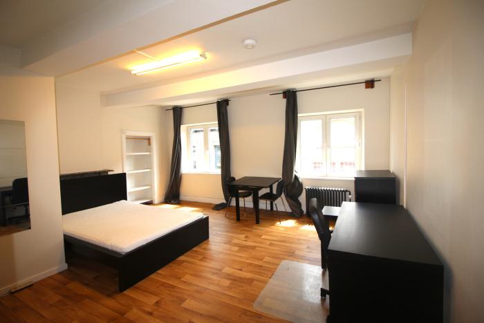Studio 35 m² in Liege Botanique / rue Saint-Gilles / Jonfosse