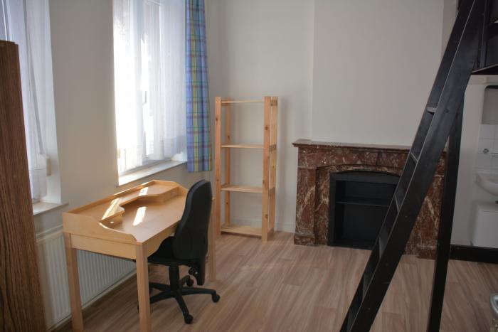 合租房 16 m² 在 Liege Botanique / rue Saint-Gilles / Jonfosse