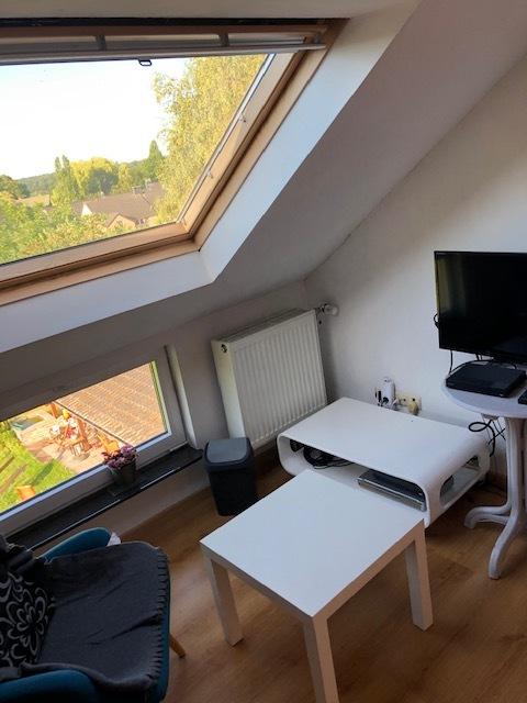 pièce TV + fauteuil