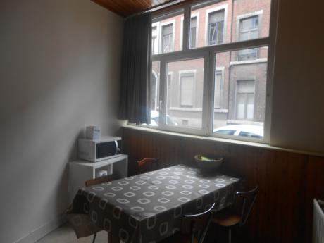 Kot 17 m² à Liège Botanique / rue Saint-Gilles / Jonfosse