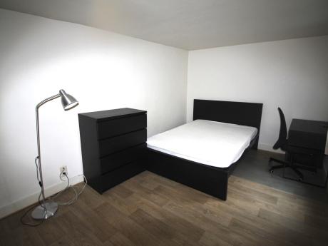 单人间 25 m² 在 Liege Botanique / rue Saint-Gilles / Jonfosse