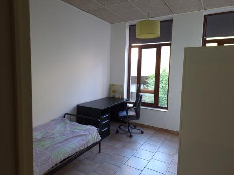合租房 19 m² 在 Liege Botanique / rue Saint-Gilles / Jonfosse