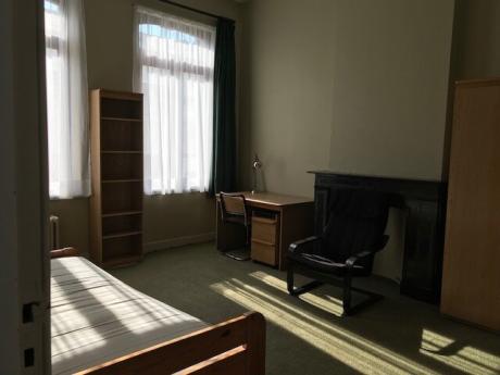 Room in owner's house 25 m² in Liege Avroy / Guillemins